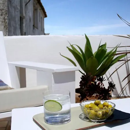 Siete Balcones Y Un Patio *