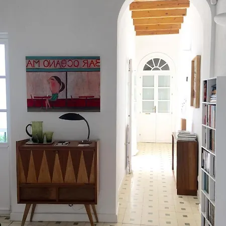 Siete Balcones Y Un Patio